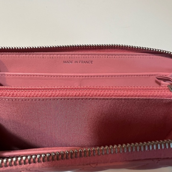 Chanel Pink Lambskin Quilted L-Gusset Zip-Around Wallet - Picture 6 of 7
